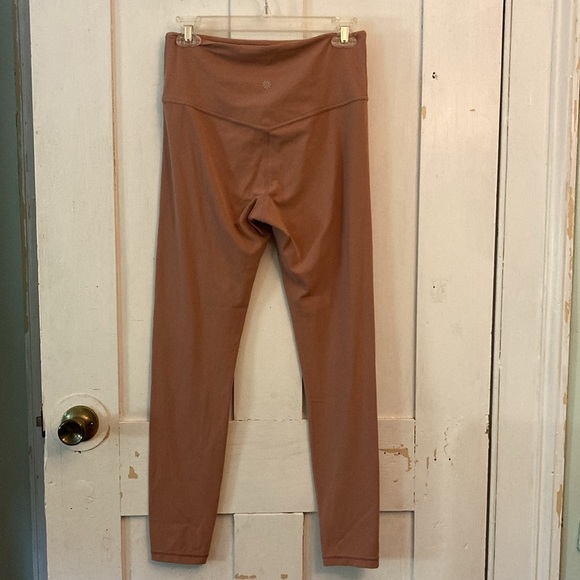 Athleta ultra high rise 7/8 elation tight - Picture 2 of 5